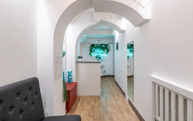 Bon Voyage Mini-Hotel