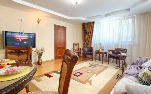 Admiralskaya V Tsentre Sevastopolya Flat