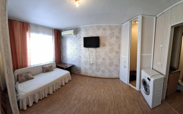 Na Ulitse Karla Marksa 108/1 Flat