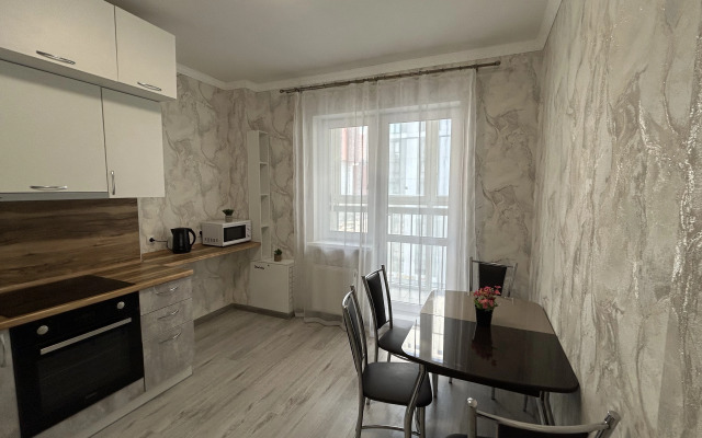 Uyutnaya kvartira v novom dome Flat
