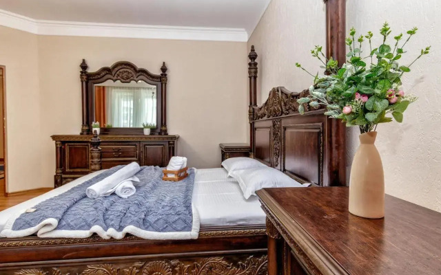 Na Ulitse Dostyk, 14 Apartments