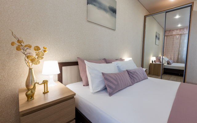 Sutkiufa Na Ulitse Entuziastov Apartments
