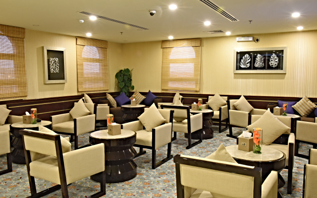 Отель Garden Plaza