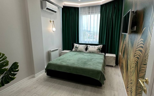 S Dizaynerskim Remontom v Tsentre Adlera Flat