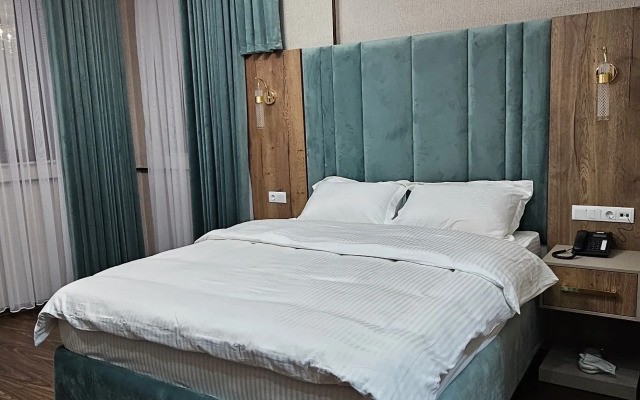 Sharq Hotel