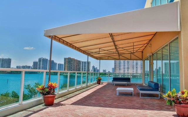 Intracoastal Yacht Club Apart-Hotel