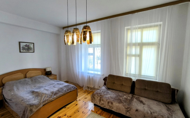 3 komnatnye v samom tsentre Apartments