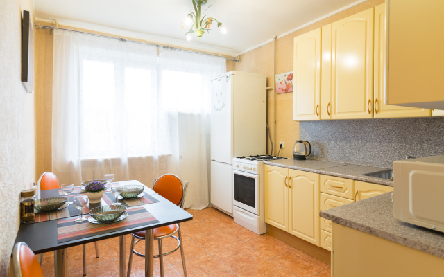 Апартаменты двухкомнатные в центре на ул.Горького 152. Сова-Дом