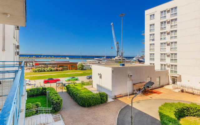 Na Ulitse Golubaya 1B Flat
