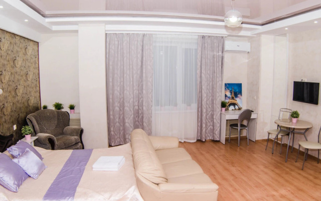 Апартаменты с Видом на Город на площади МОПРа