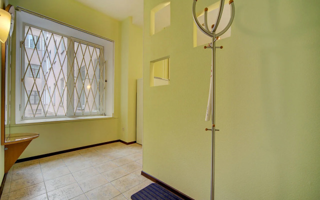 Апартаменты у площади Восстания