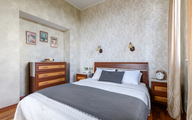 Yevro 2 U M. Kirovskiy Zavod Flat