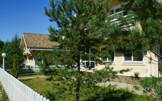 Pribrezhnyij Yarburg Park Hotel