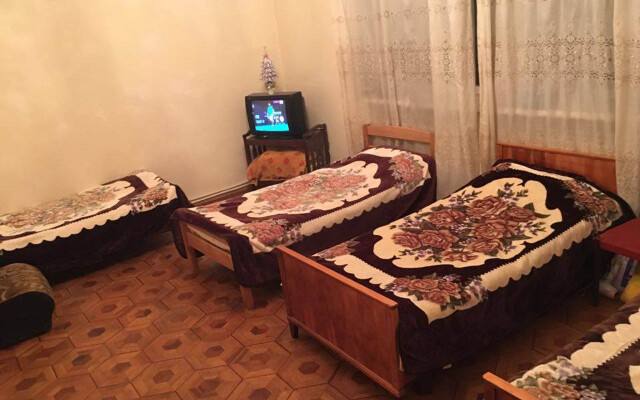 Sakarov & Tours Hostel