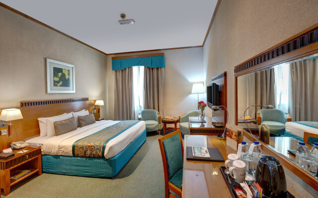 Отель Golden Tulip Al Barsha
