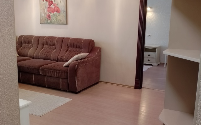 Pritomskij Klassik 2-komnatnye apartamenty naprotiv Kassacionnogo suda, ryadom s Kuzbass-Arena Flat