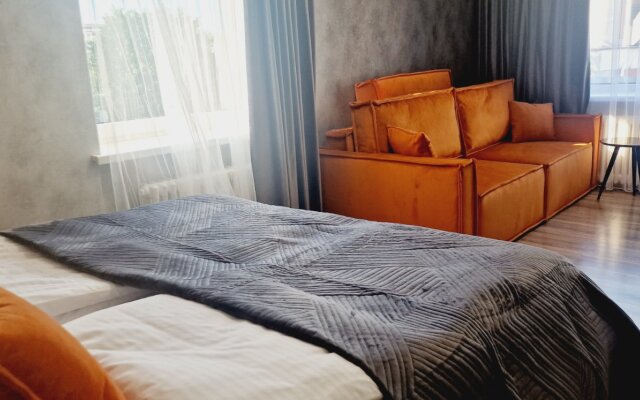 Dvuhkomnatnye v Centre, CHernyahovskogo 20, Kolibri#20 Apartments
