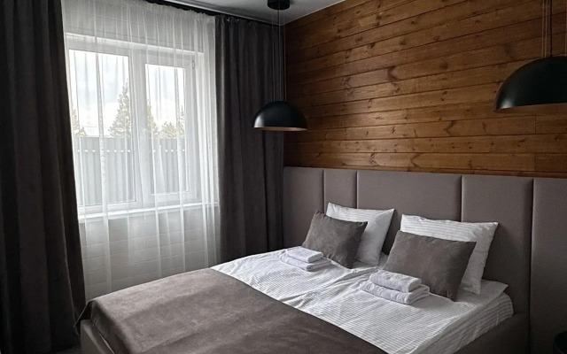 S Basseynom I Baney Private House