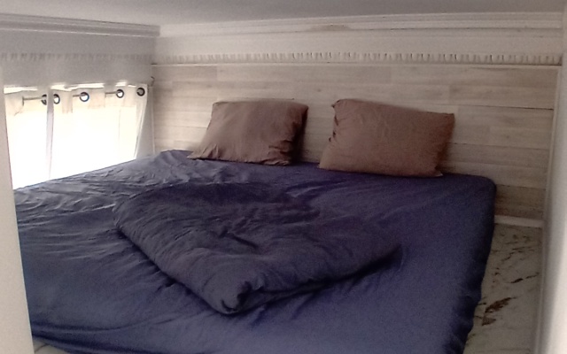 Na Rubinshteyna 23 Flat