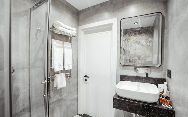 White Breeze Baku Hotel