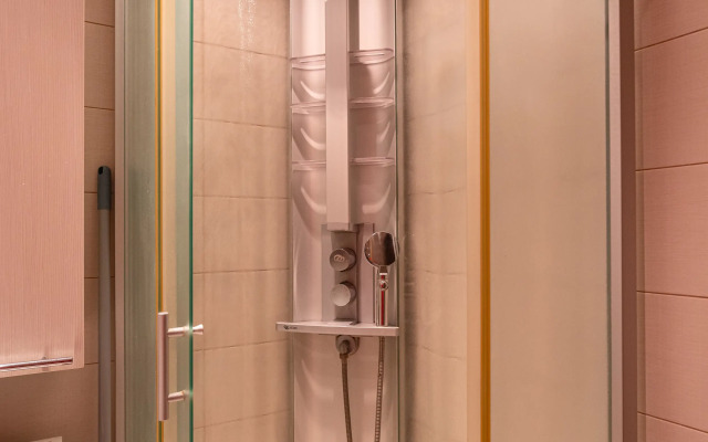 S Balkonom Na Novoslobodskoy Flat