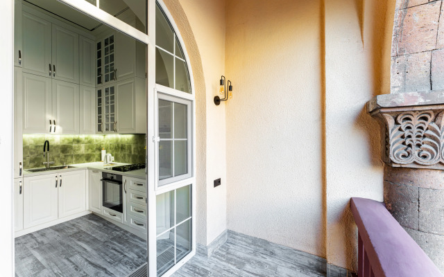 KeyGo #0118, 1 Bedroom, Near Republic Square Apartments