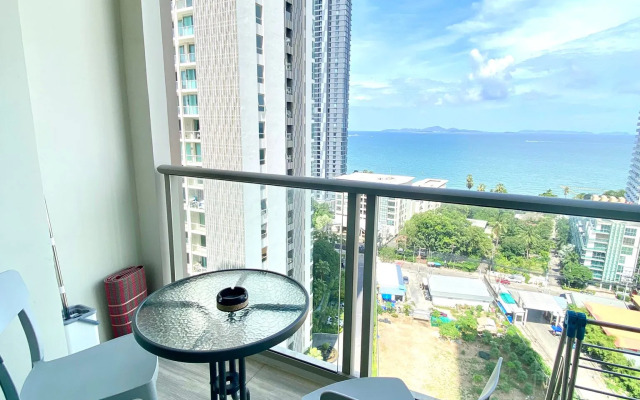 Riviera Wongamat Beach Apartments