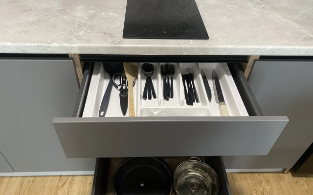 Na Tsentralnom Prospekte Goroda 17 Etazh Flat