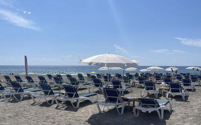 Apartaments y Morya 320 m s Balconom