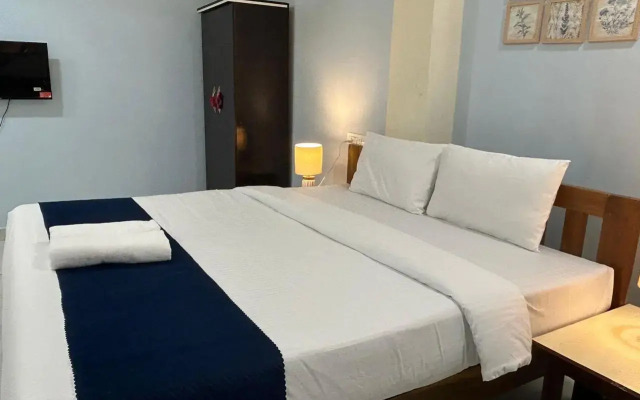 Отель Aqua Wave by YogiTree