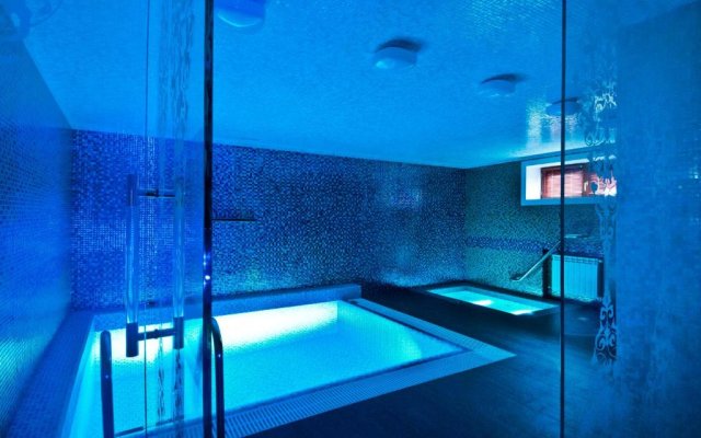 Aton Hotel