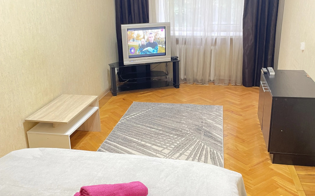 Апартаменты Просторная Двушка на Зорге