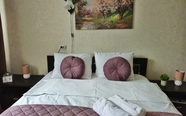 Апартаменты с балконом рядом с Комаровским рынком