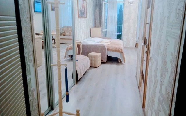 Квартира в 5 минутах от красивой набережной и моря