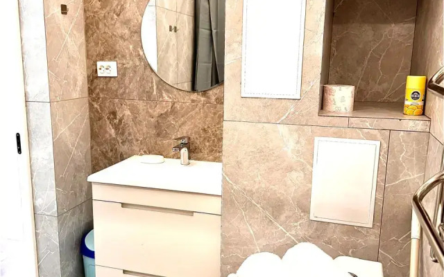 3 Na Prospekte Kabanbay Batyra 49a Apartments