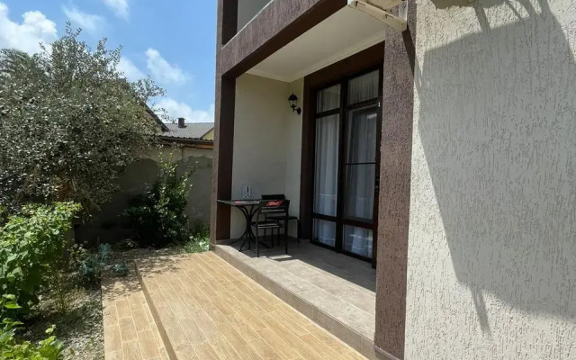 Na Aprelskoy Guest house