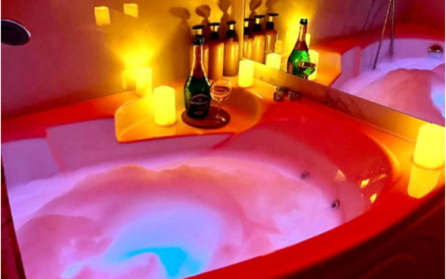 Апартаменты ZenApart c джакузи Сканди