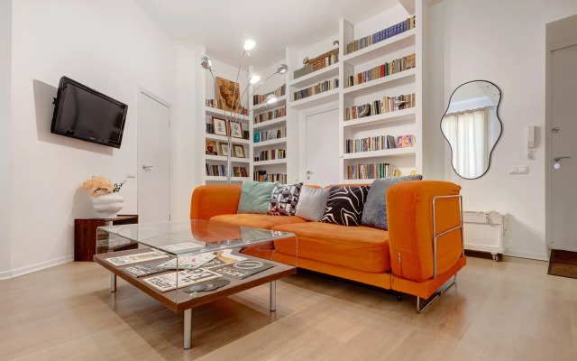 V stile disko u Strelki na Vasilevskom Flat