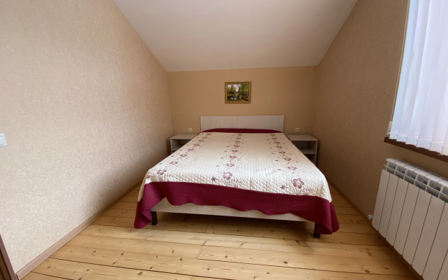 Частный дом с видом на горы