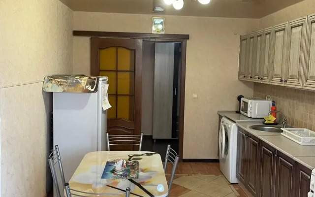 Kvartira Na Oktyabryskoy 215/1 Apartments