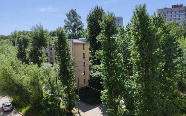 U Metro Leninskiy Pr. Flat