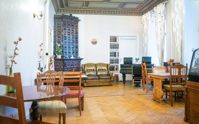 Отель Godart Rooms