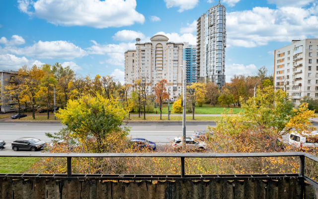 U Metro Zvezdnaya Apartments