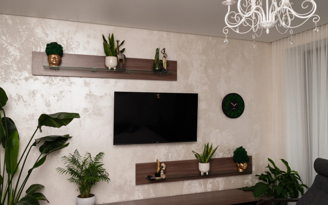 S Potryasayuschim Vidom Flat