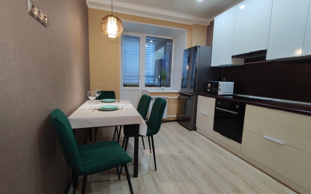 Ant apart relax Flat