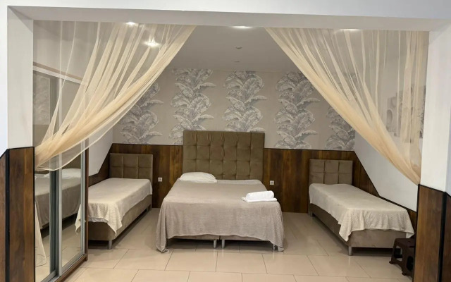 Апартаменты Восьмиместные апартаменты в Сириусе 100 метров до пляжа