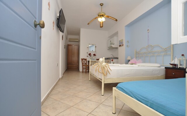 Manos Apartments