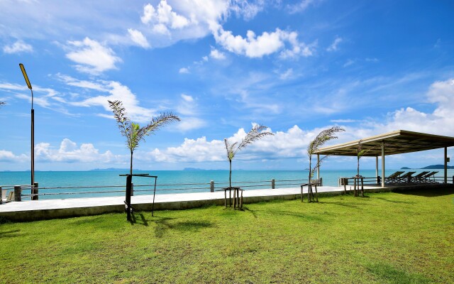 Lipa Bay Residence Resort Hotel