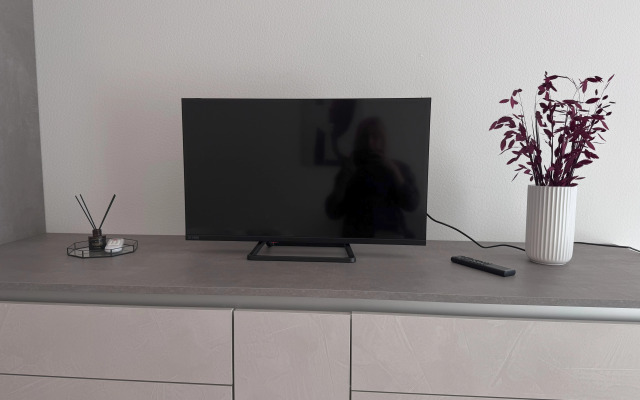 Burgundy Studio Msk Flat
