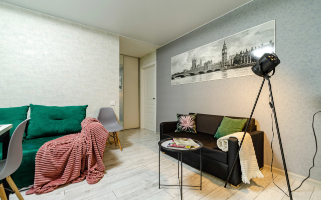 S Sovremennym Remontom Flat